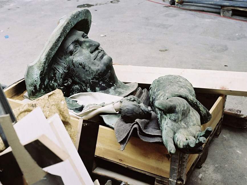 Restaurierung der Bronzestatue, 2002–2014